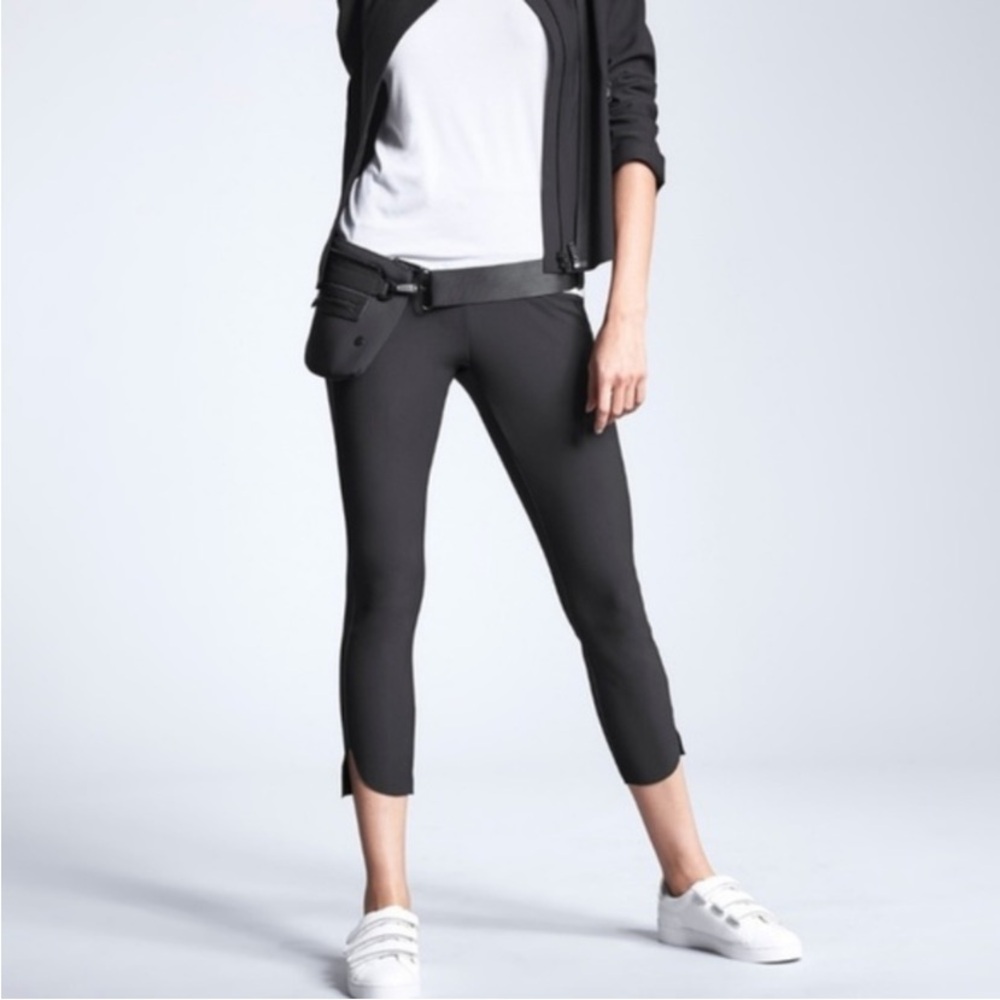 Athleta black stellar cropped pants